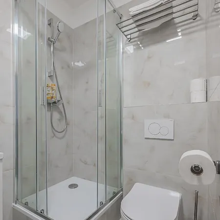 Apartment Flat Near Castle Stylish & Prime Location 6 Prag