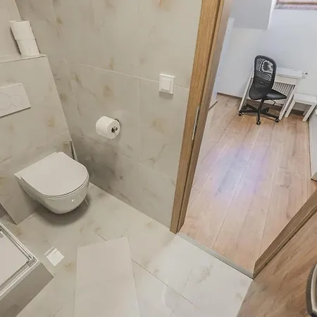 Apartment Flat Near Castle Stylish & Prime Location 6 *
