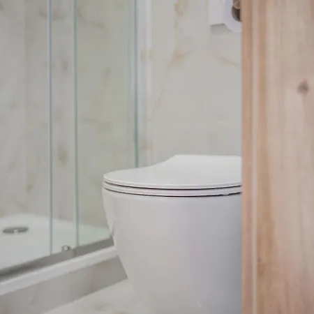 Apartment Flat Near Castle Stylish & Prime Location 6 Prag