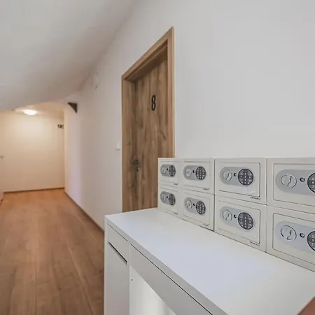Flat Near Castle Stylish & Prime Location 6 Apartament