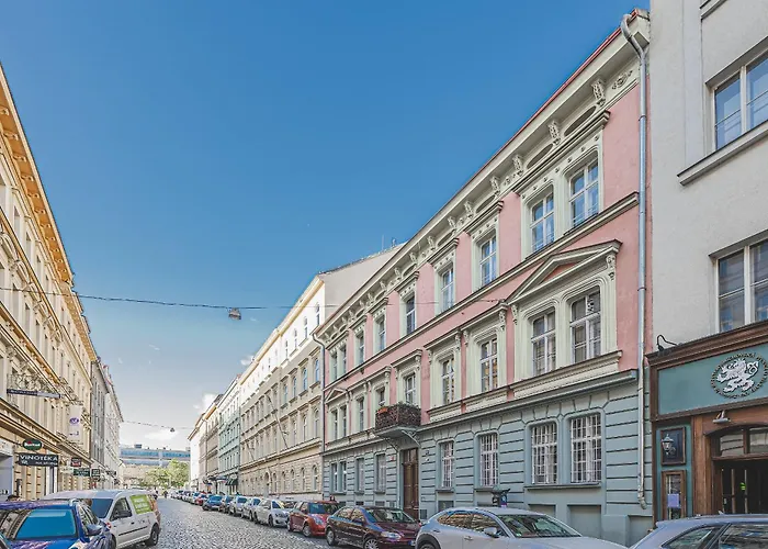 Flat Near Castle Stylish & Prime Location 6 Appartement