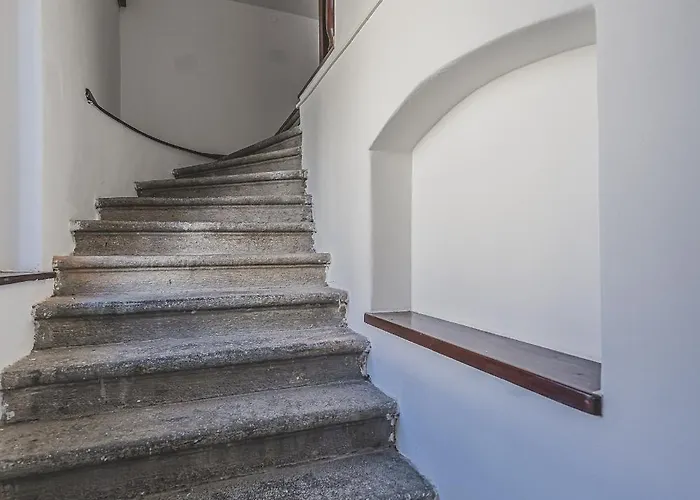Appartement Flat Near Castle Stylish & Prime Location 6