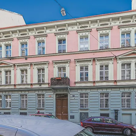 Flat Near Castle Stylish & Prime Location 6